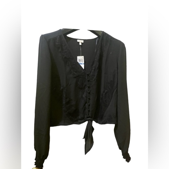 Self Esteem's V-neck Scalloped lace with eyelash. - Picture 2 of 4